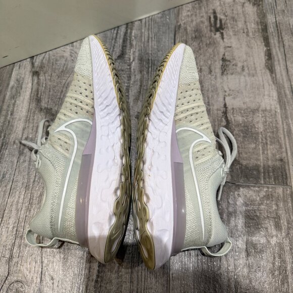 Nike Womens React Infinity Run Flyknit 2 CT2324-005 US Size 8 - Picture 3 of 10